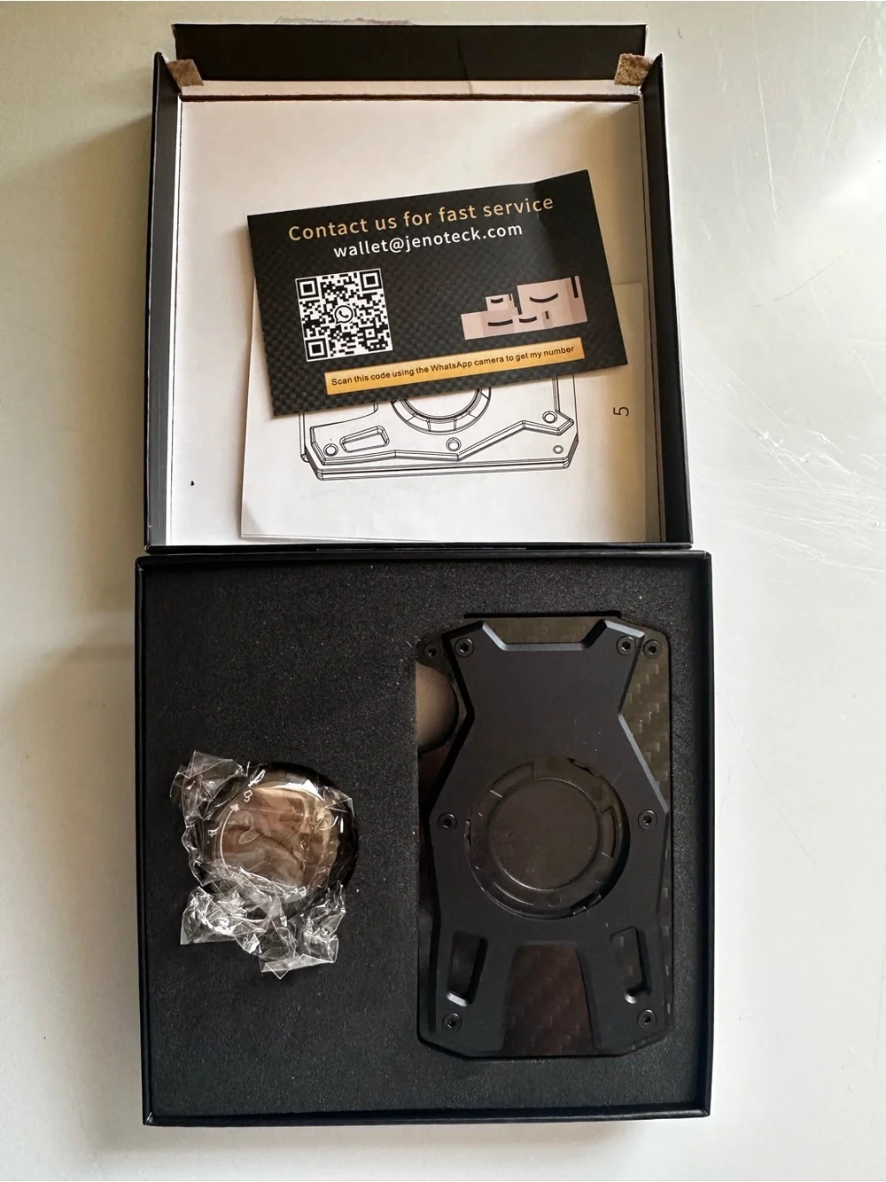Tactical RFID Carbon Fiber Wallet with Magnetic Ring